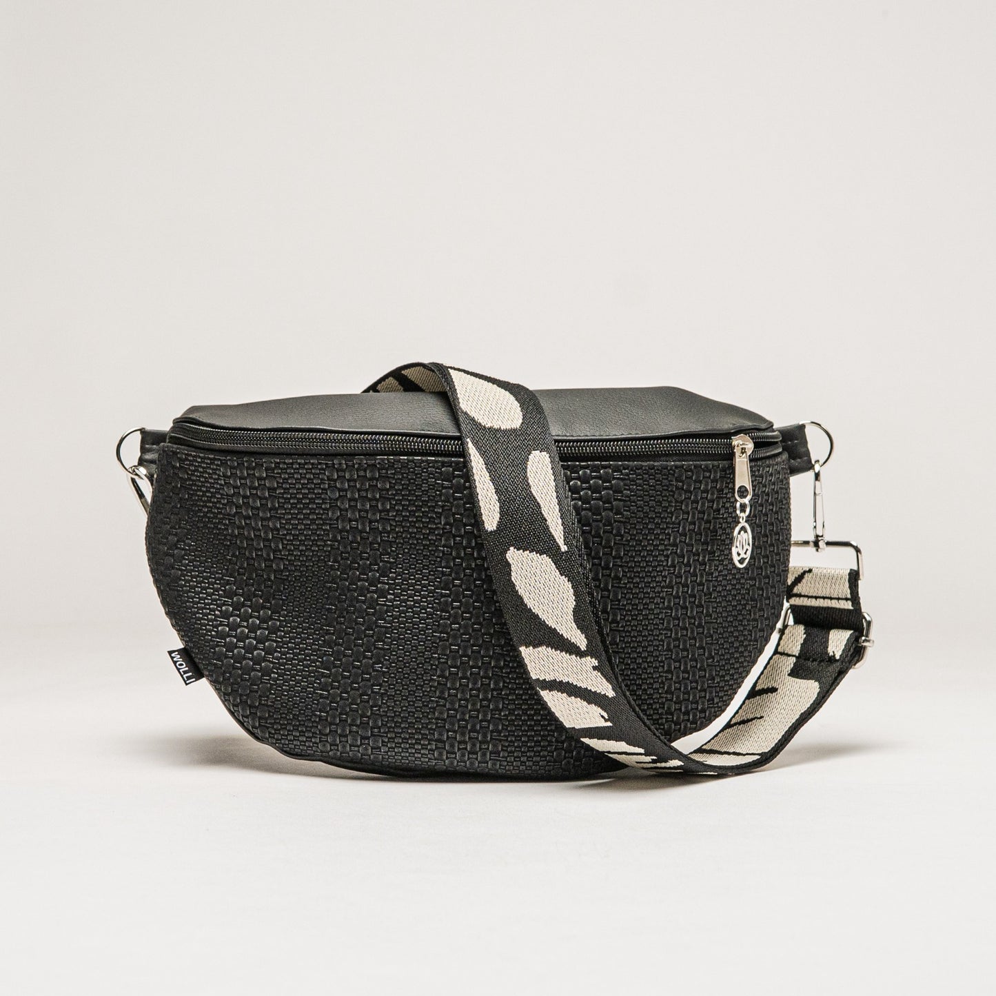 Bauchtasche schwarz geflochten